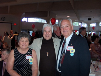 Patricia & Frank Krzesowiak, Sister Nancy Jamroz.jpg